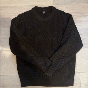 Uniqlo Brown Cable Knit Crewneck Sweater